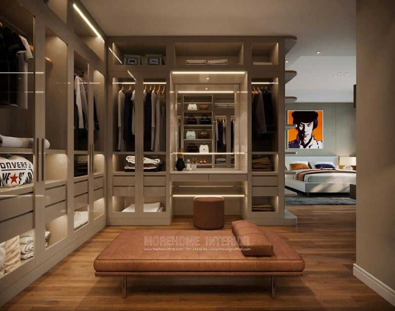 Bố trí nội thất phòng ngủ vợ chồng ấn tượng với tủ quần áo lớn nhiều hộc tủ. Thiết kế nội thất chung cư